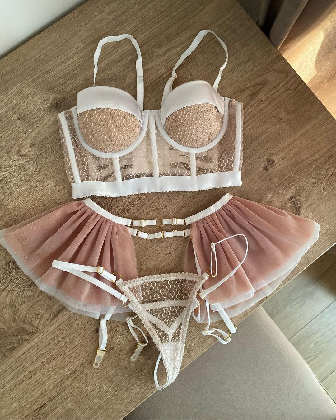 Lingerie amusante pour femme, soutien-gorge en maille avec anneau en acier, jarretelles en dentelle, string, costume sexy