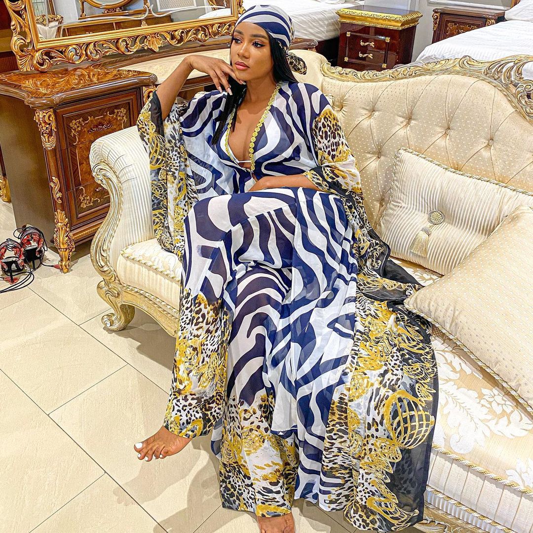 Ensemble deux pièces cardigan en mousseline de soie et pantalon ample, robe africaine