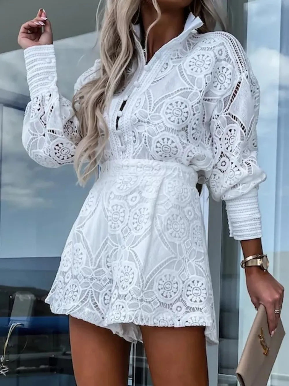 Ensemble haut à manches longues et short avec boutons en dentelle Opération réussie