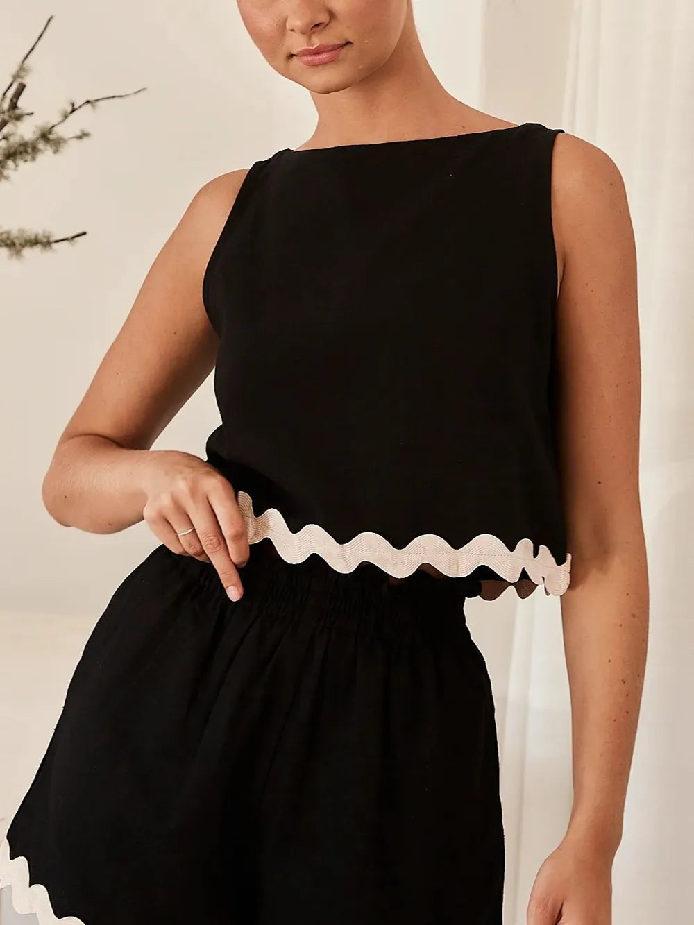 Ensemble débardeur et short à col rond et bordure contrastée