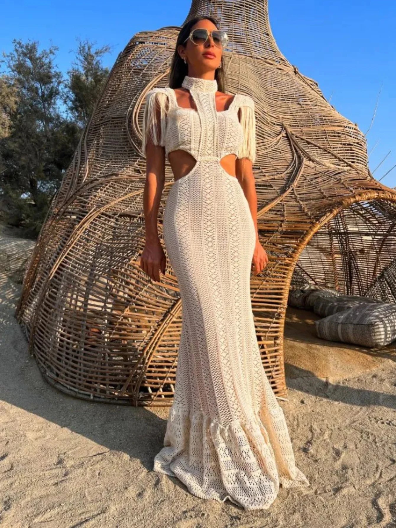 Robe longue sexy en dentelle blanche pour femme, col roulé, manches à pompons, taille fine, ajourée, pour la plage, été