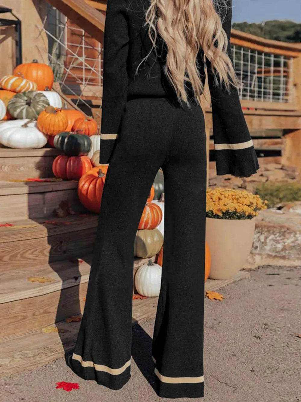 Ensemble haut à manches longues et pantalon à col en V