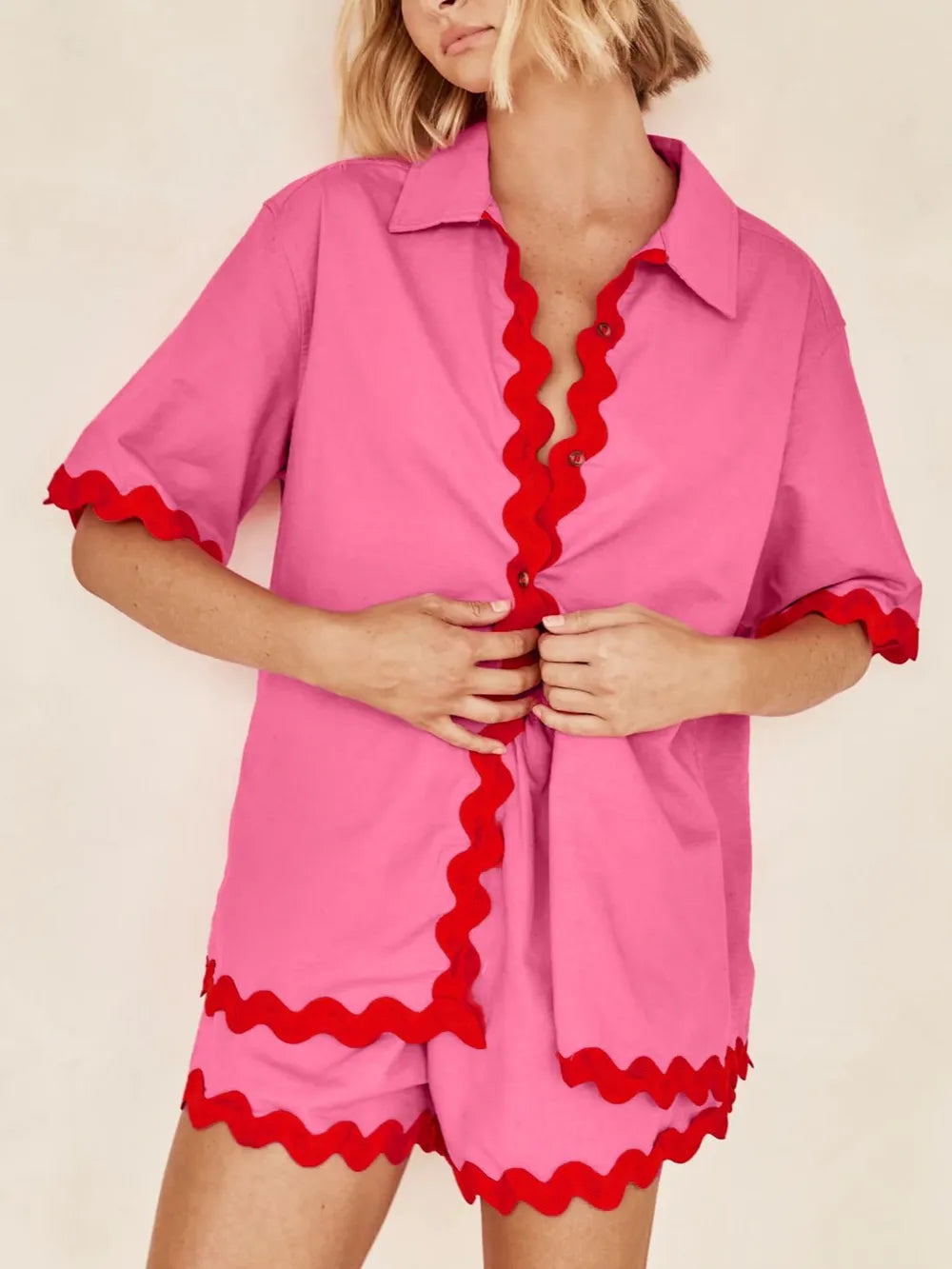 Ensemble haut à manches mi-longues et short à bordure contrastante