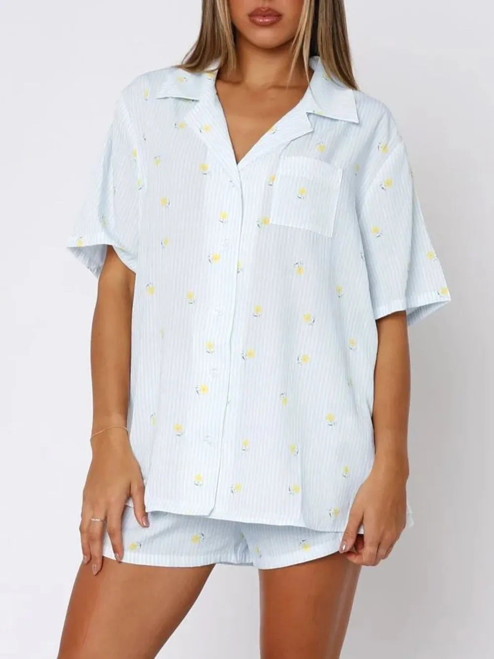 Ensemble haut à manches courtes et short imprimé