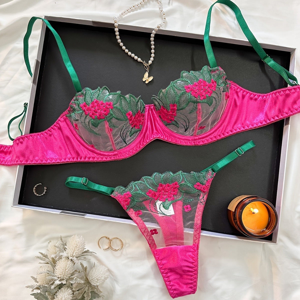 Sous-vêtements trois points sexy maille broderie perspective amusant ensemble de lingerie femme T-pants tentation