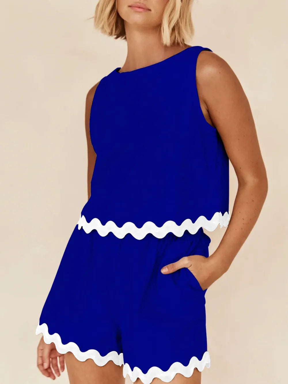 Ensemble débardeur et short à col rond et bordure contrastée