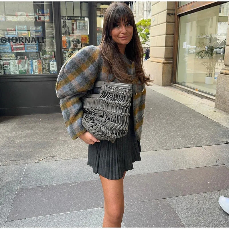 Veste femme d'automne avec un élégant style rétro imitant la veste croisée à carreaux en laine