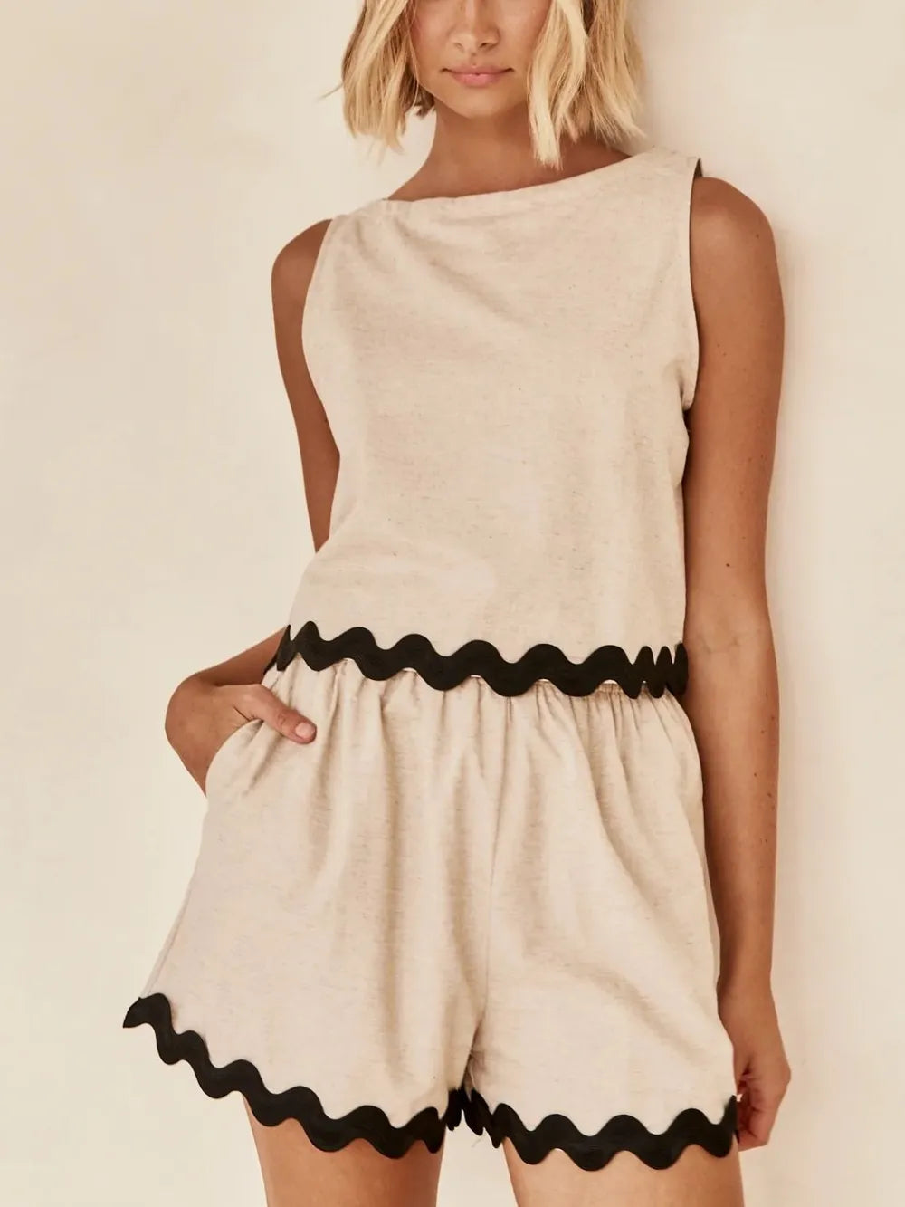 Ensemble débardeur et short à col rond et bordure contrastée