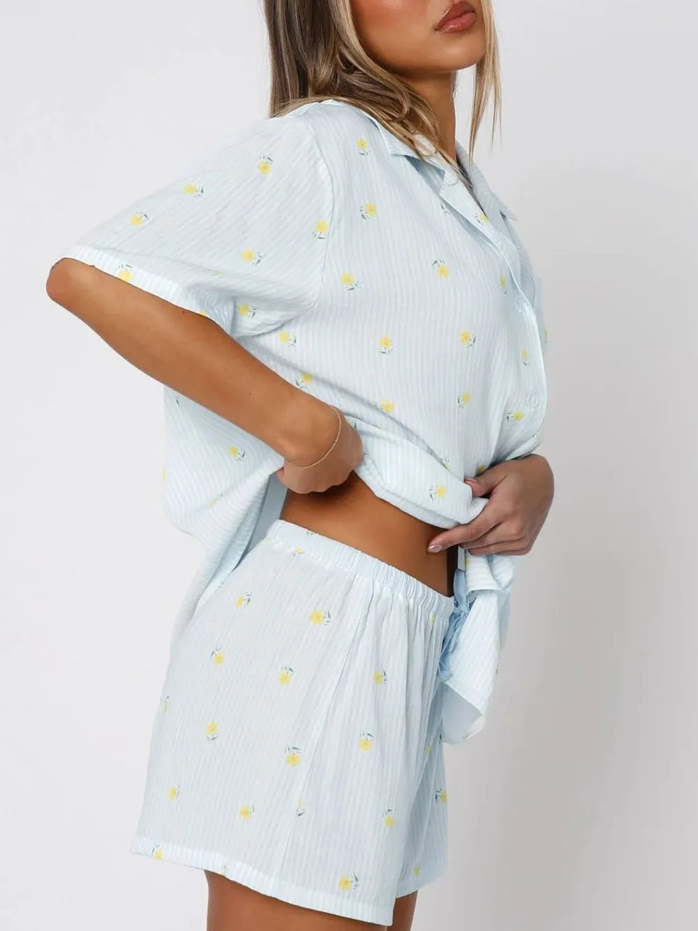 Ensemble haut à manches courtes et short imprimé