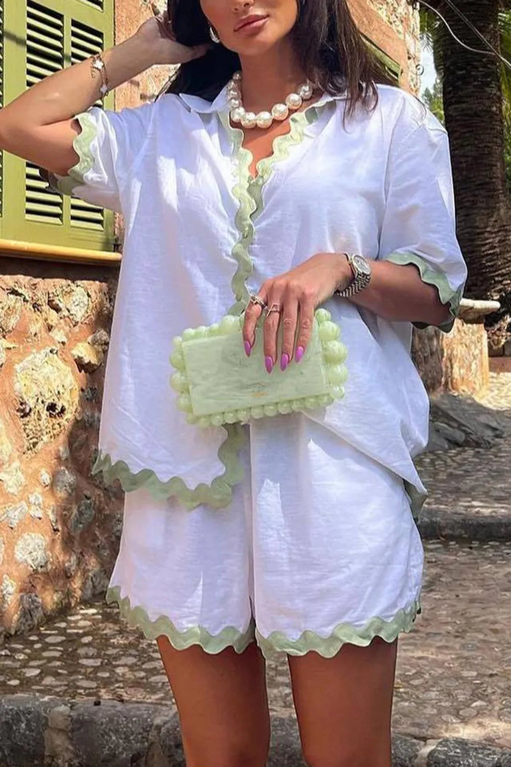 Ensemble haut et short à col contrasté