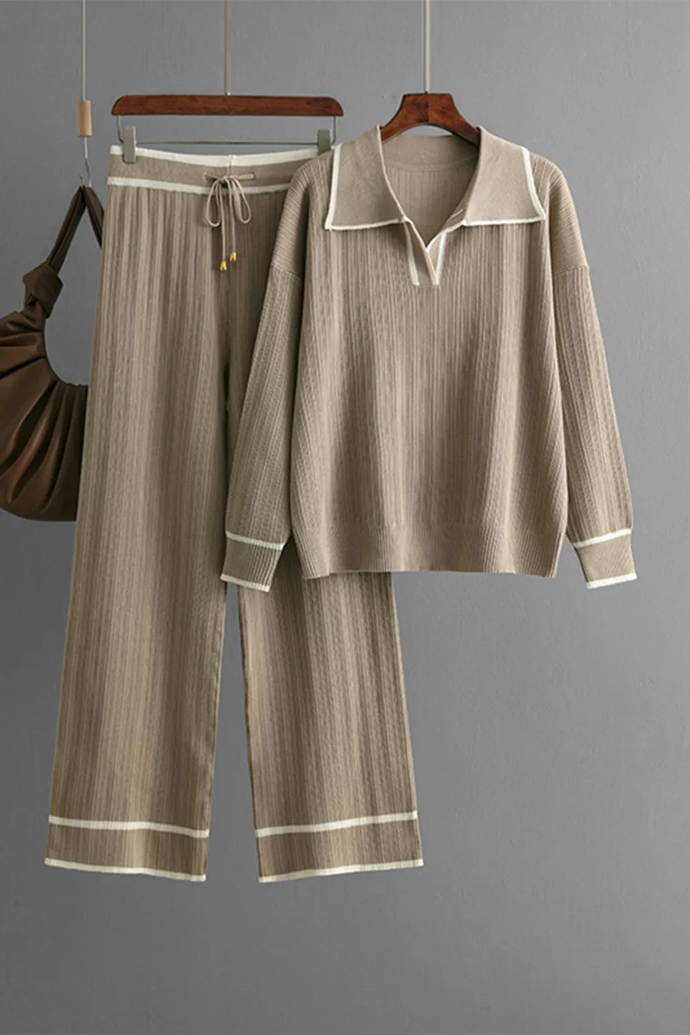 Ensemble pull-over à col Johnny et pantalon à cordon de serrage