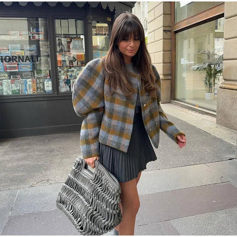 Veste femme d'automne avec un élégant style rétro imitant la veste croisée à carreaux en laine
