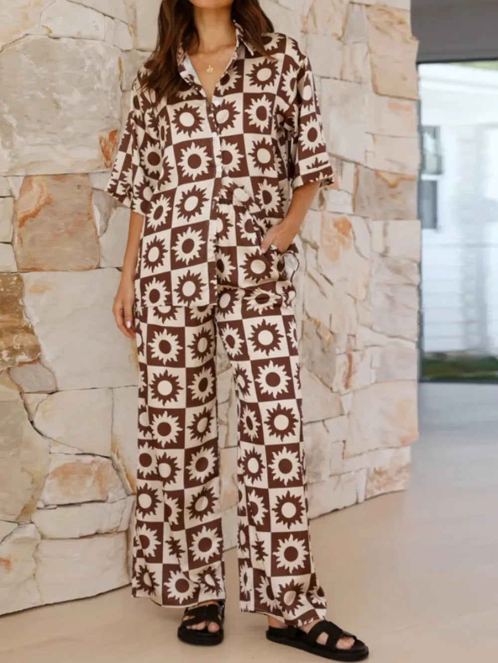 Ensemble haut et pantalon à col imprimé