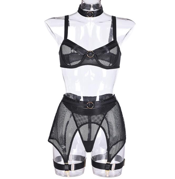Ensemble de lingerie sexy quatre pièces en maille avec anneau en fer et col en maille