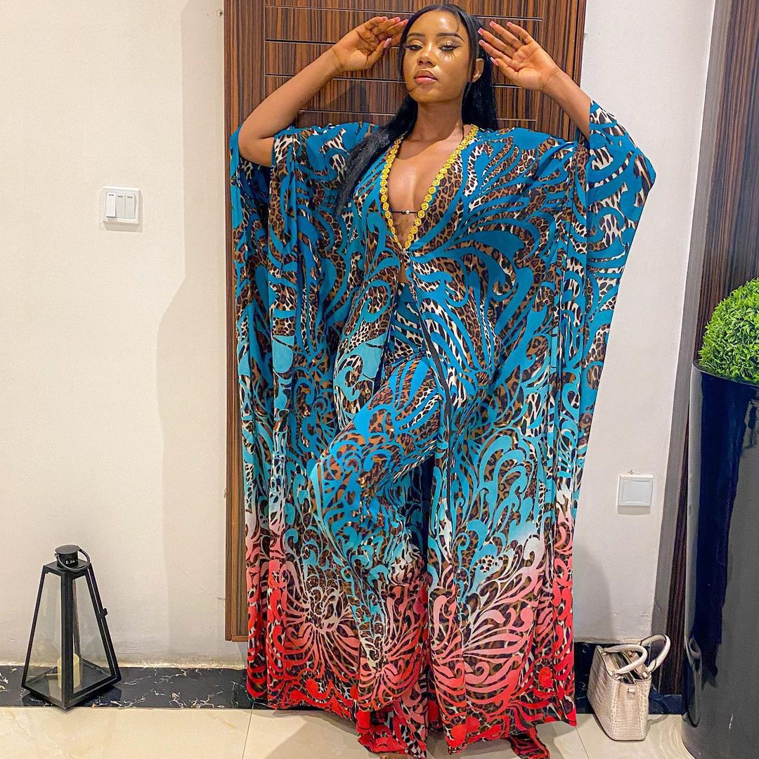 Ensemble deux pièces cardigan en mousseline de soie et pantalon ample, robe africaine