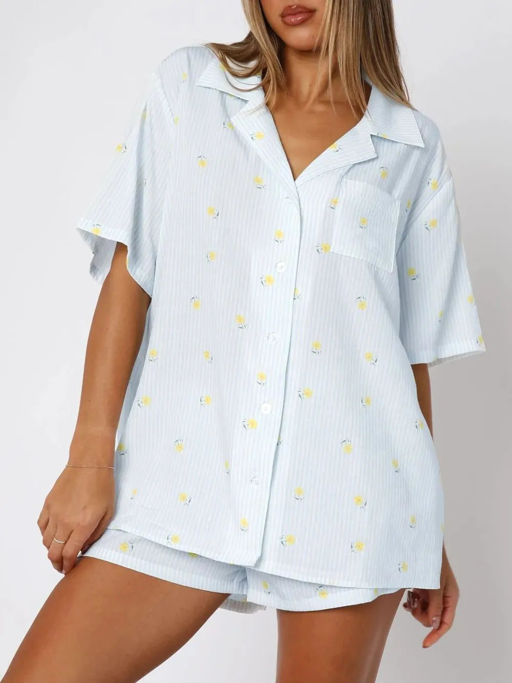 Ensemble haut à manches courtes et short imprimé
