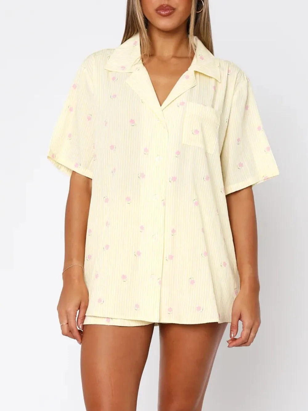 Ensemble haut à manches courtes et short imprimé