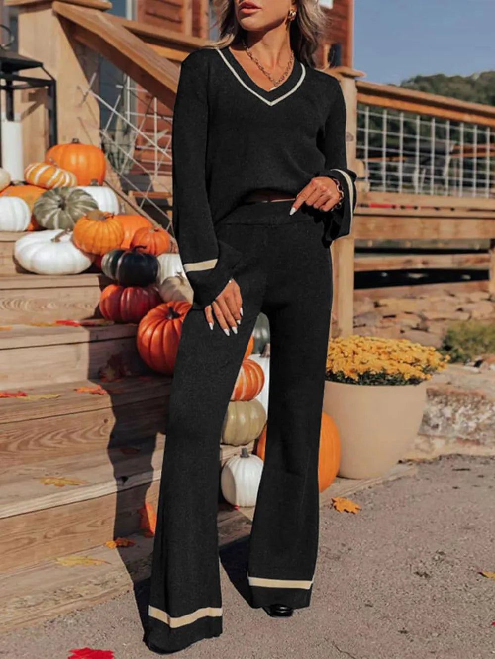 Ensemble haut à manches longues et pantalon à col en V