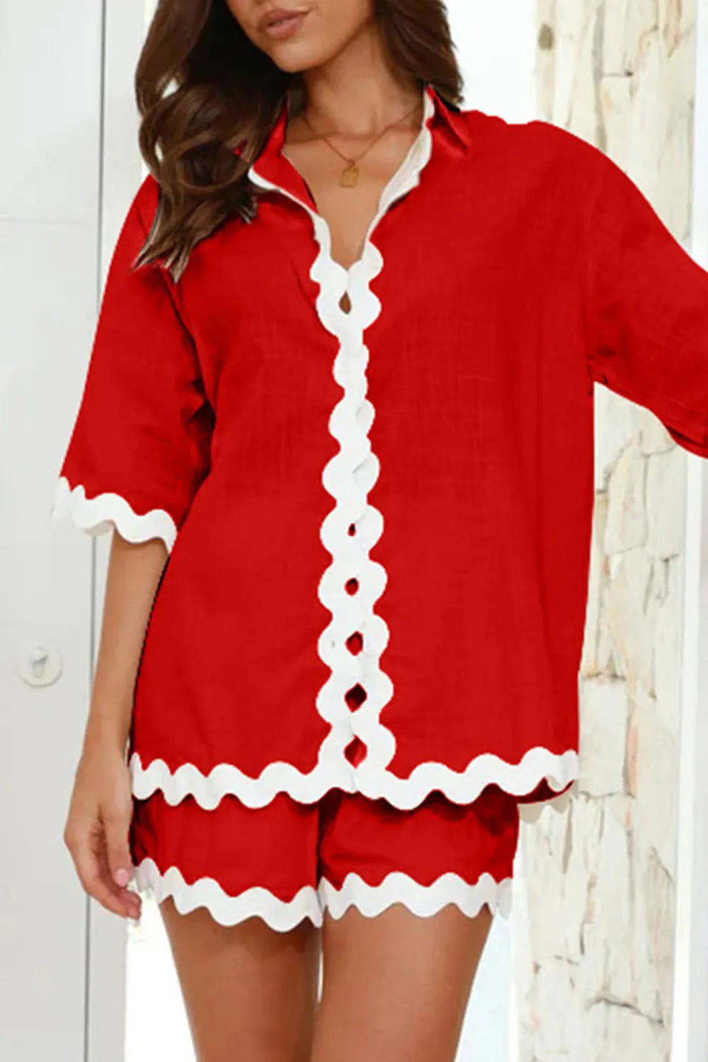 Ensemble haut et short à col contrasté
