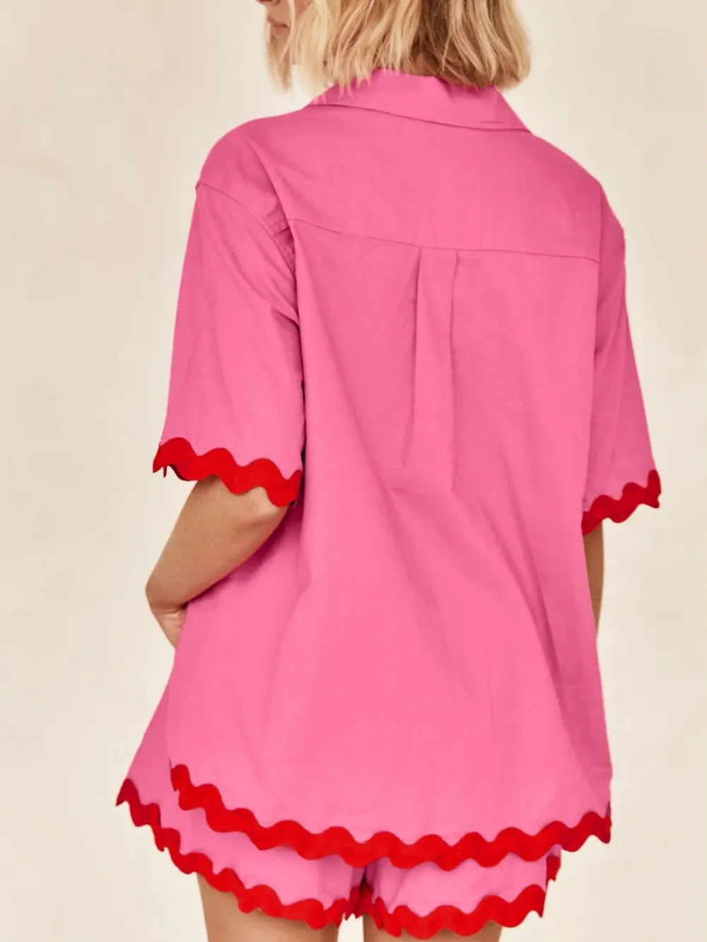 Ensemble haut à manches mi-longues et short à bordure contrastante