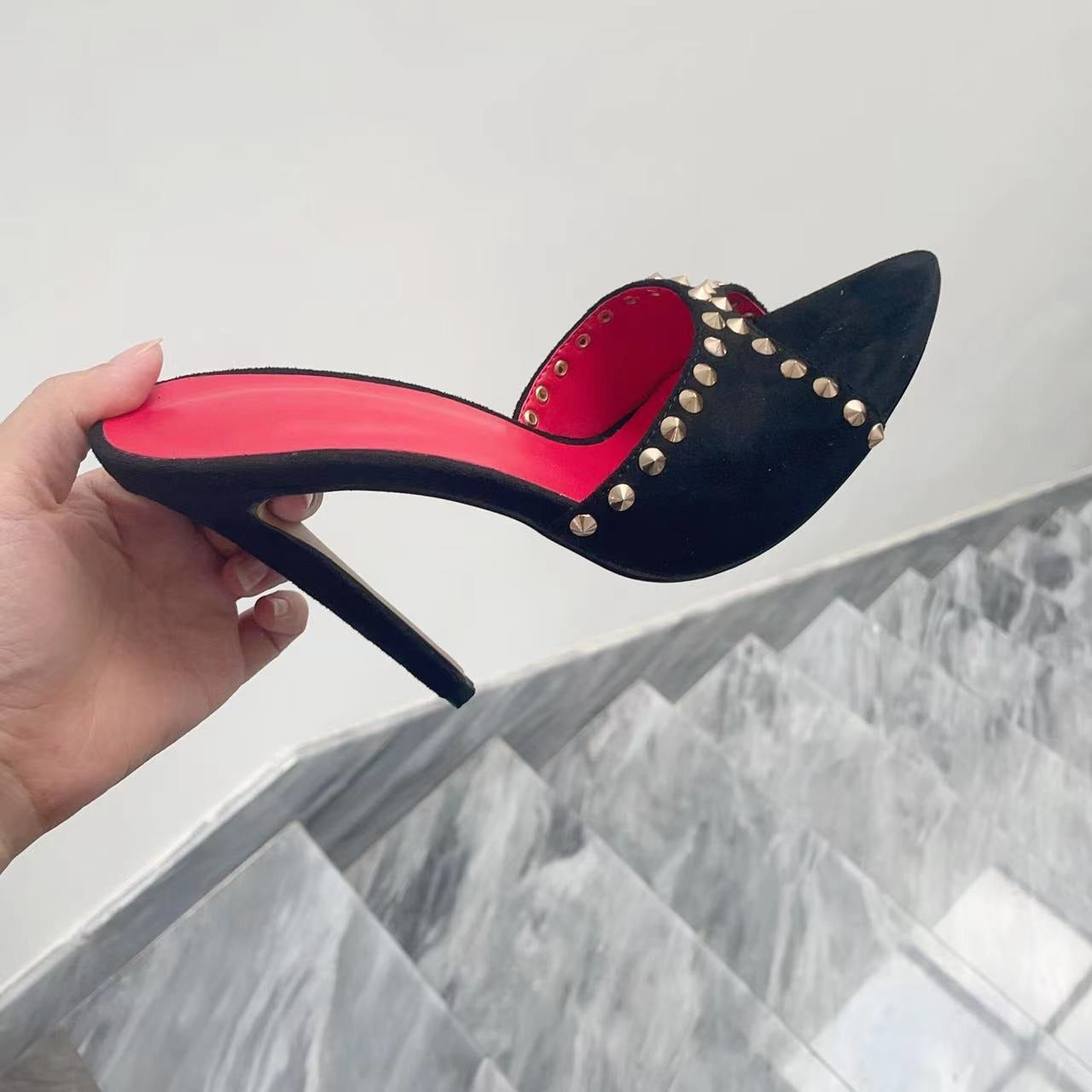 Sandales à talons aiguilles