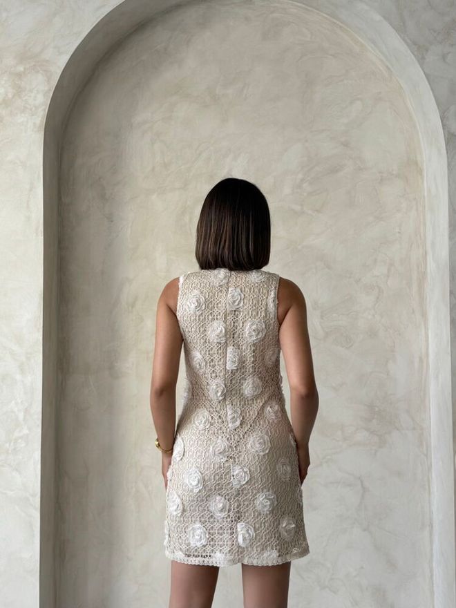 Robe En Dentelle Fleurie - Stone